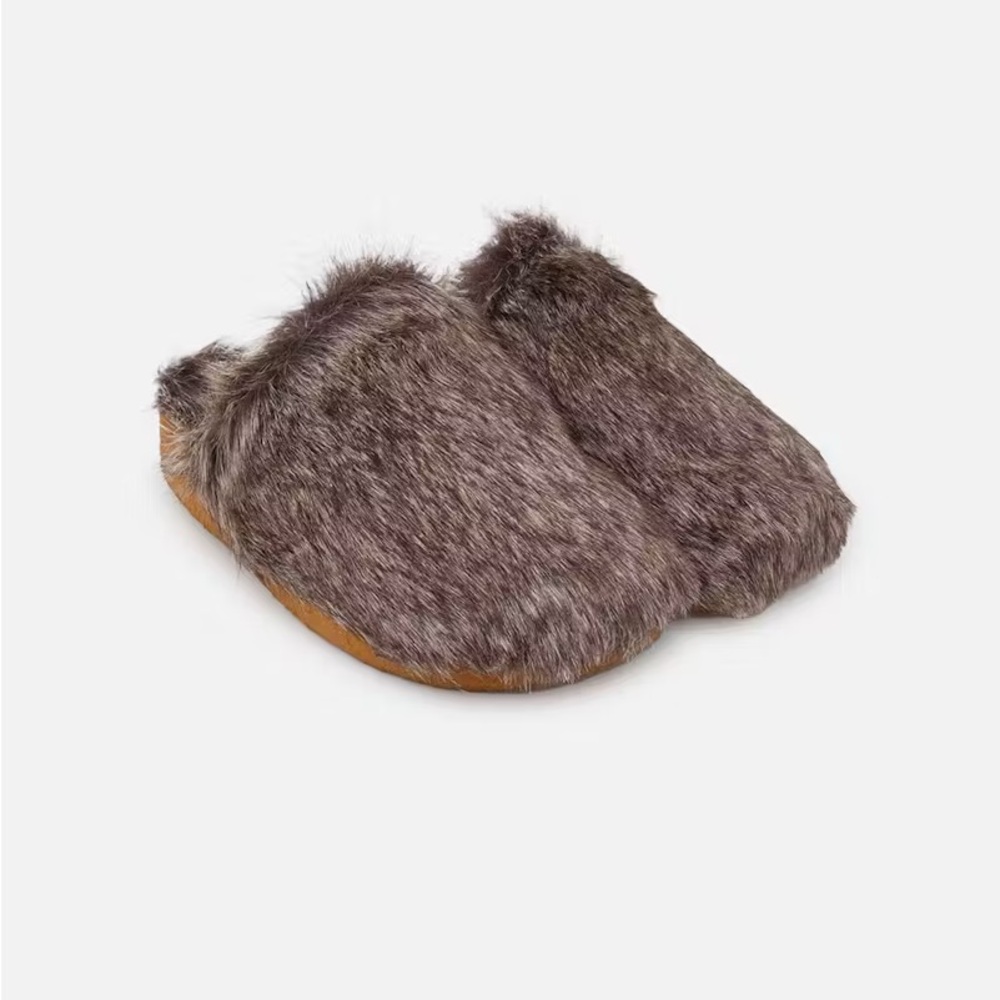 Malibu Sandals Coyote Mule Faux Fur. NIB. Men’s 8/Womens 10